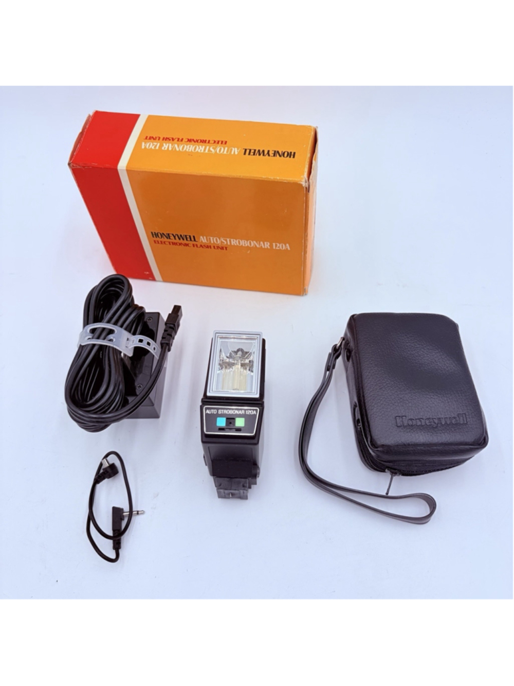 Honeywell Auto/Strobonar 120A Electronic Flash Unit w/ Case Box Open Box